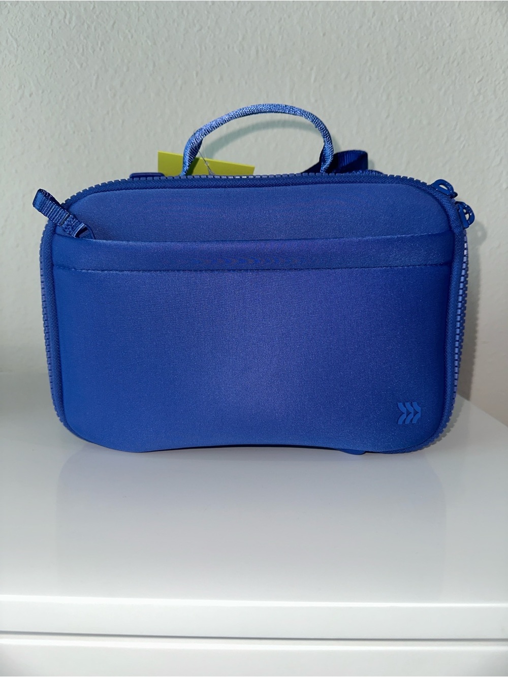 All In Motion Faux Neoprene Lunch Tote Zipper Closure, Solid Pattern (NWT)